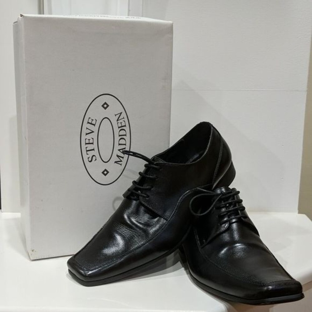 LIKE NEW Steve Madden, Black Leather Dress Shoes, Lace Up, Square Toe, Size 11.5